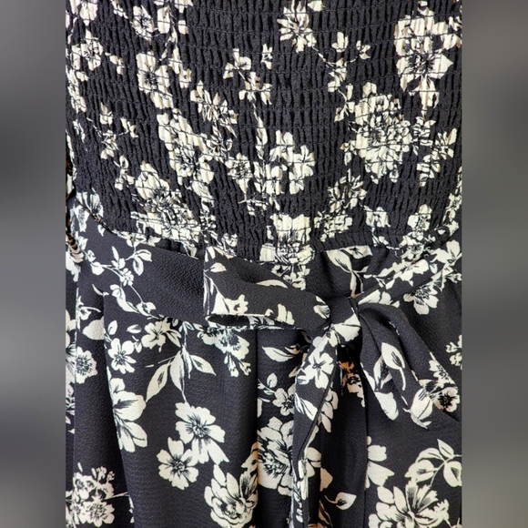 Premier Amour Black White Floral Smocked Romper Size 16 Puff Sleeve Off Shoulder - Picture 7 of 12